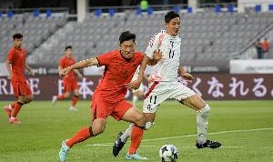 记者：国足这场后防真太拉了，很难想象朱辰杰是国内最好中卫之一